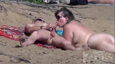 Секс со зрелыми на пляже фото